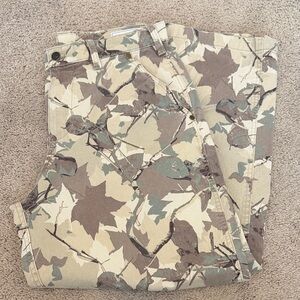 GAP Camouflage Leaf Print Pants Camo